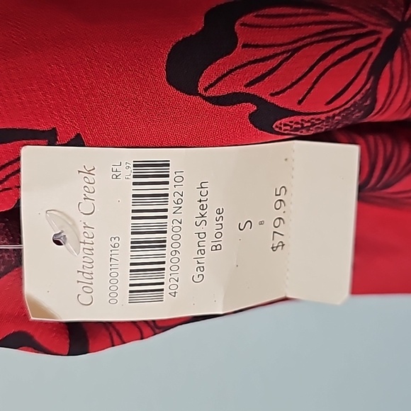 Coldwater Creek Classy NWT size small poinsettia button down blouse - Picture 9 of 9